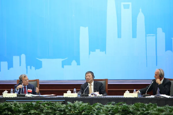 Left Sir Martin Sorrell Ceo Wpp Plc Speaks Next Shanghai — Stock Photo, Image