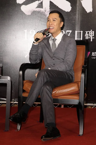 Ator Hong Kong Donnie Yen Fala Durante Uma Conferência Imprensa — Fotografia de Stock