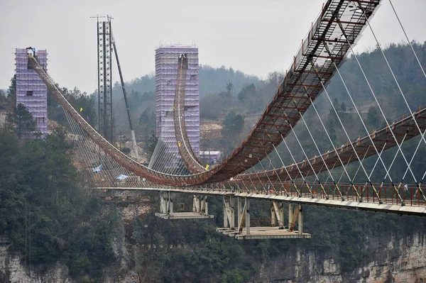 Θέα Στη Μεγαλύτερη Και Μεγαλύτερη Γέφυρα Γυάλινο Πυθμένα Του Κόσμου — Φωτογραφία Αρχείου