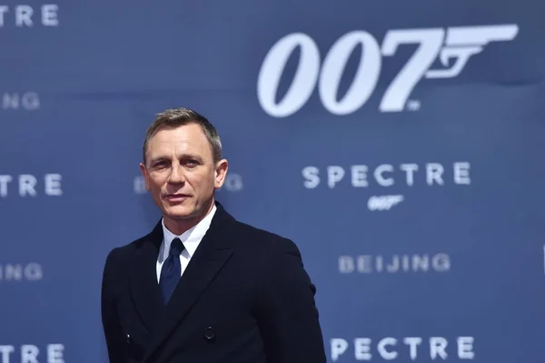 Attore Inglese Daniel Craig Posa Durante Una Prima Del Suo — Foto Stock