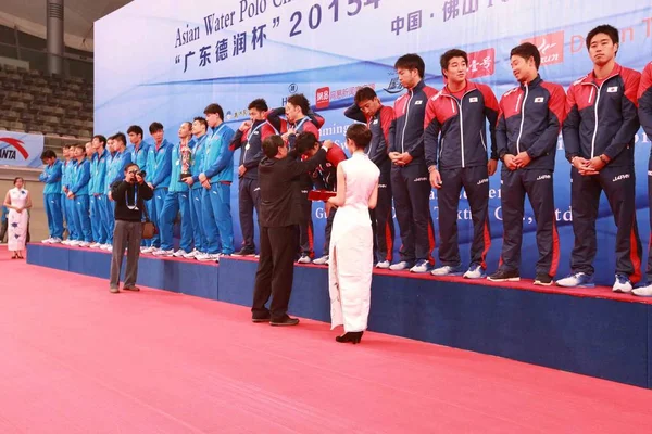 Los Jugadores Del Equipo Nacional Waterpolo Masculino Japón Posan Podio —  Fotos de Stock