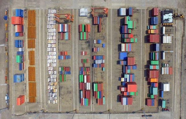 Çin Güneyindeki Guangdong Eyaletinin Zhuhai Şehrinde Konteynerlerle Dolu Bir Limanın — Stok fotoğraf