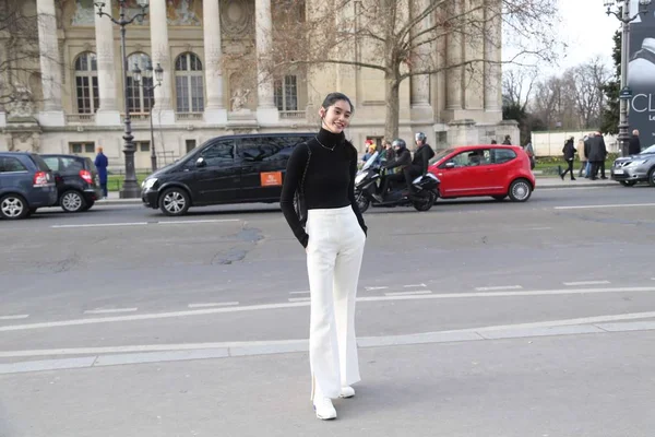 Chinese Model Mengyao Poses Street Snap Chanel Fashion Show Paris — Stockfoto