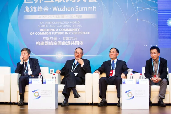 Desde Izquierda Zhang Ruimin Presidente Haier Group Liu Chuanzhi Presidente — Foto de Stock