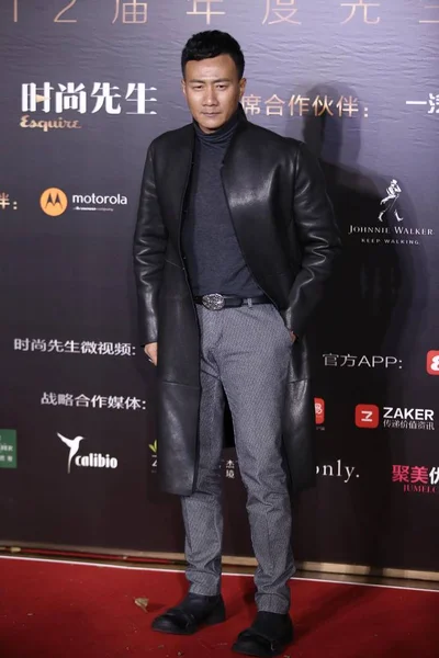 2015年12月2日 中国演员胡军在中国北京举行的2015年最佳颁奖典礼上登上了 艾斯奎尔人 的红地毯 — 图库照片