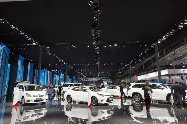 Návštěvníci Snaží Displej Toyota Nebo Podívat Průběhu Čínské Výstavy Kuang — Stock fotografie