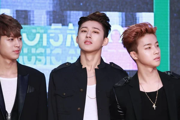 2015年11月7日 韩国首尔举行的2015年甜瓜音乐奖红地毯上 韩国男孩团体成员 — 图库照片