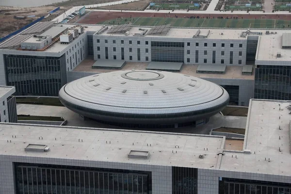 Uitzicht Een Vliegende Schotel Gebouwd Bovenop Een Nieuw Wetenschaps Technologiemuseum — Stockfoto