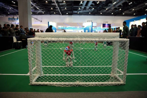 Футбольные Роботы Соревнуются Всемирной Конференции Роботов 2015 Пекине Китай Ноября — стоковое фото