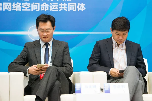 Pony Huateng Esquerda Presidente Ceo Tencent Robin Yanhong Presidente Ceo — Fotografia de Stock