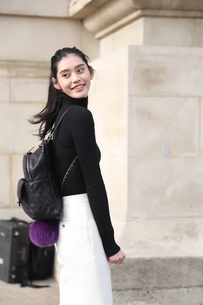 Das Chinesische Model Mengyao Posiert Nach Der Chanel Modenschau Während — Stockfoto