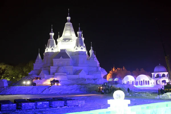 Vista Nocturna Del Edificio Hielo Metros Altura Apodado Como Castillo —  Fotos de Stock