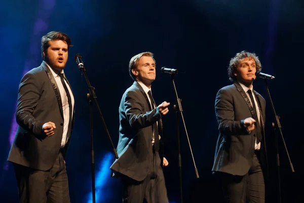 Miembros Del Grupo Infantil Tenors Presentan Concierto Durante Gira Por — Foto de Stock