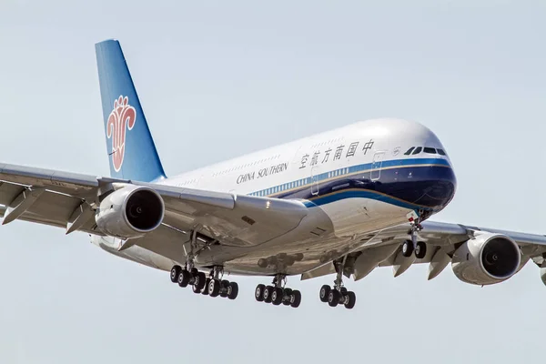 Airbus A380 China Southern Airlines Décolle Aéroport International Pékin Chine — Photo