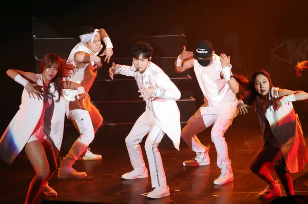 Jun Jin Boy Band Surcoreana Shinhwa Centro Actúa Durante Concierto —  Fotos de Stock