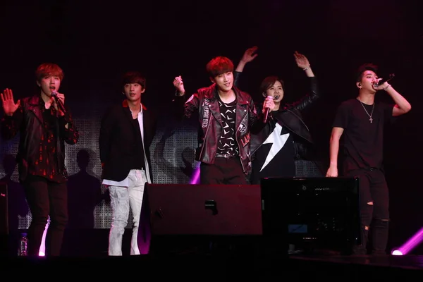 Miembros Del Grupo Chicos Surcoreanos B1A4 Presentan Concierto Hong Kong —  Fotos de Stock