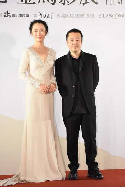 Réalisateur Chinois Jia Zhangke Droite Son Actrice Zhao Tao Assistent — Photo