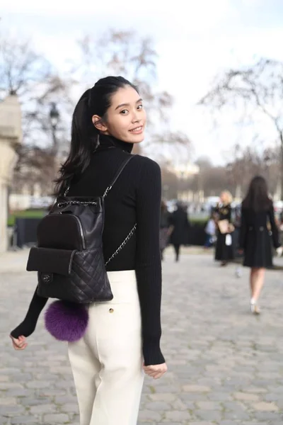 Chinese Model Mengyao Poses Street Snap Chanel Fashion Show Paris — Stock fotografie