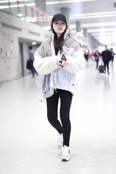Attrice Cinese Jelly Lin Lin Yun Fotografata All Aeroporto Internazionale — Foto Stock