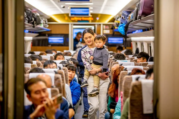 Kinesiska Passagerarna Sett Ombord Ett Fuxing Bullet Höghastighetståg Som Sin — Stockfoto