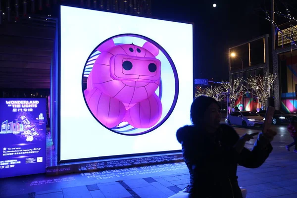 Eine Kunstinstallation Mit Der Form Eines Rosa Schweins Das Durch — Stockfoto