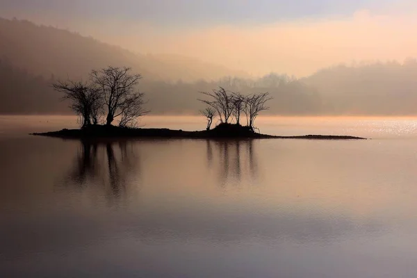 Landscape Qishu Lake Covered Spray Mist Winter Morning Huangshan Mountain — Stock Photo, Image