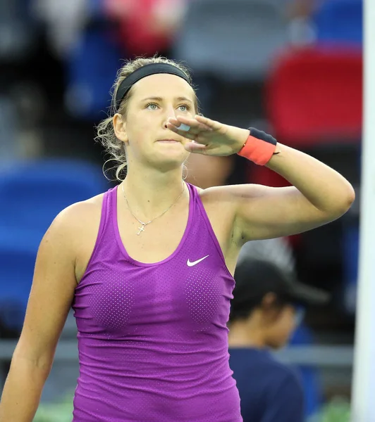 Victoria Azarenka Della Bielorussia Ondeggia Agli Spettatori Dopo Aver Sconfitto — Foto Stock