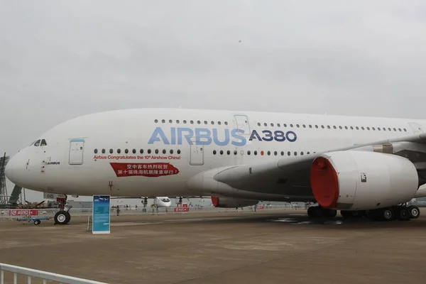 Airbus A380 Jumbo Jet Est Après Atterrissage Aéroport Zhuhai Jinwan — Photo