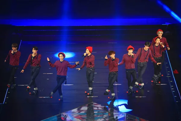 Участники Южнокорейско Китайской Бойз Группы Exo Выступили Время Концерта Exo — стоковое фото