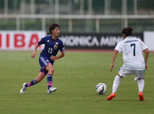 Player Uzbekistan Right Challenges Yuki Mizutani Japan Soccer Match 2015 — Stock Photo, Image