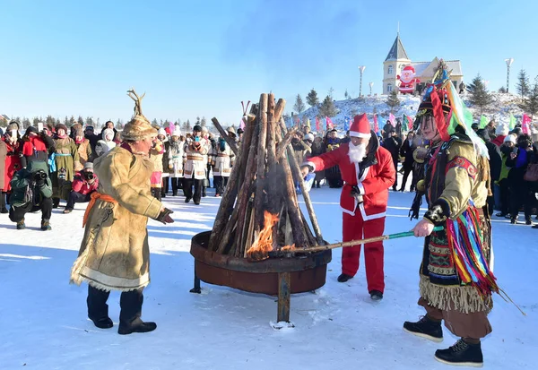 Participantes Mongóis Chineses Participam Uma Cerimônia Sacrifício Feira Gelo Nadam — Fotografia de Stock