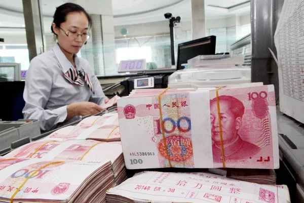 Kínai Jegyző Számol Rmb Renminbi Jüan Bankjegyek Egy Bank Ganyu — Stock Fotó