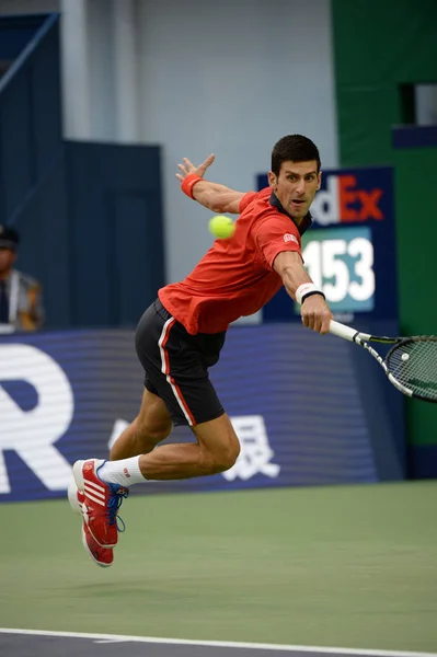 Novak Djokovic Aus Serbien Gibt Einen Schuss Wilfried Tsonga Aus — Stockfoto