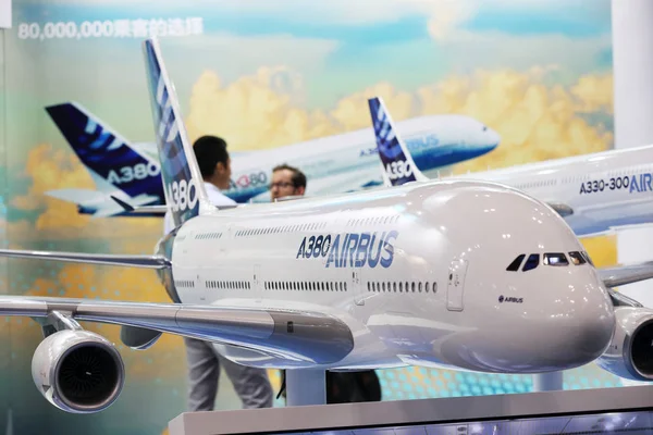 Modelos Jato Jumbo A380 Outros Aviões Airbus Estão Exibição Durante — Fotografia de Stock