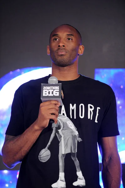 Nba Superster Kobe Bryant Bezoekt Een Promotioneel Evenement Voor Mobiele — Stockfoto