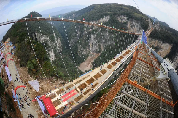 Érdekében Világ Leghosszabb Legmagasabb Üvegfenekű Híd Alatt Zhangjiajie Grand Canyon — Stock Fotó