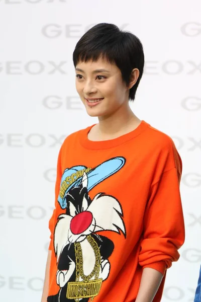 Actrice Chinoise Sun Pose Lors Événement Promotionnel Pour Les Chaussures — Photo