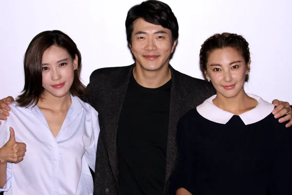 Desde Izquierda Actriz China Shi Yufei Actor Surcoreano Kwon Sang — Foto de Stock