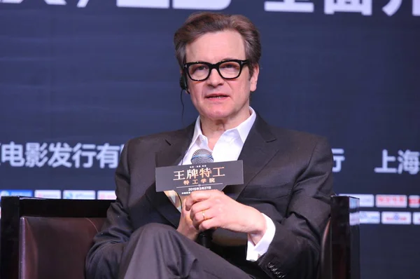 Der Englische Schauspieler Colin Firth Spricht Während Einer Pressekonferenz Seinem — Stockfoto