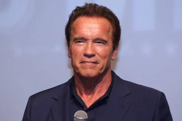Actor Estadounidense Arnold Schwarzenegger Sonríe Durante Estreno Película Terminator Genisys — Foto de Stock