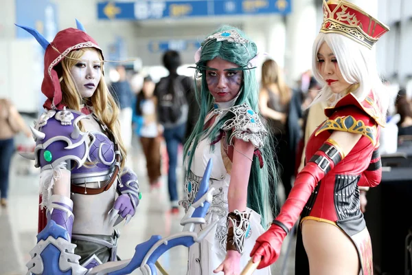 Meninas Vestidas Com Trajes Cosplay Posar Para Fotos 12Th Shanghai — Fotografia de Stock