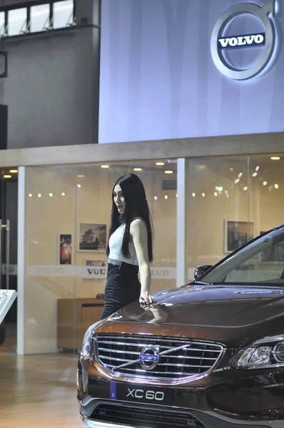 Model Poses Volvo Xc60 Auto Show Shenyang City Northeast China — Stock Photo, Image