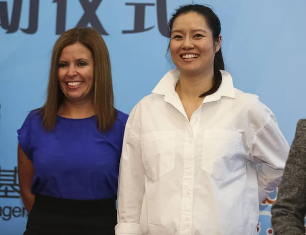 Estrella Del Tenis China Jubilada Sonríe Durante Evento Benéfico Para — Foto de Stock