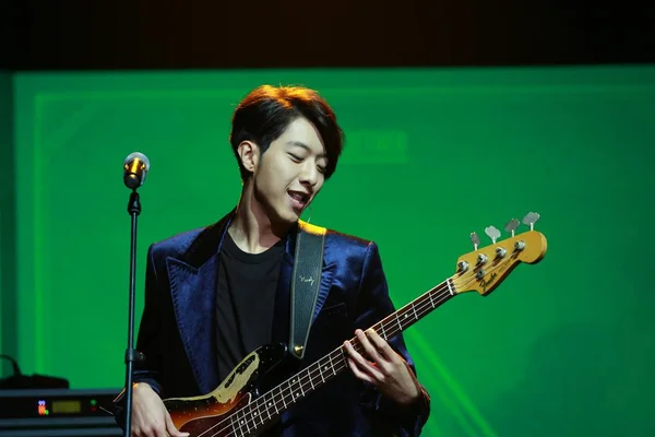 Lee Jung Shin South Korean Boy Group Cnblue Performs Showcase — Stock Photo, Image