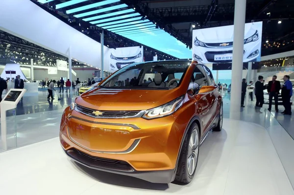 Chevrolet Bolt Concept Car General Motors Está Exhibición Durante 16ª —  Fotos de Stock
