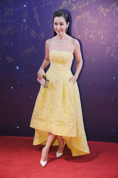 Китайская Актриса Бинбин Позирует Красной Дорожке Гала Вечера Недели Боевиков — стоковое фото