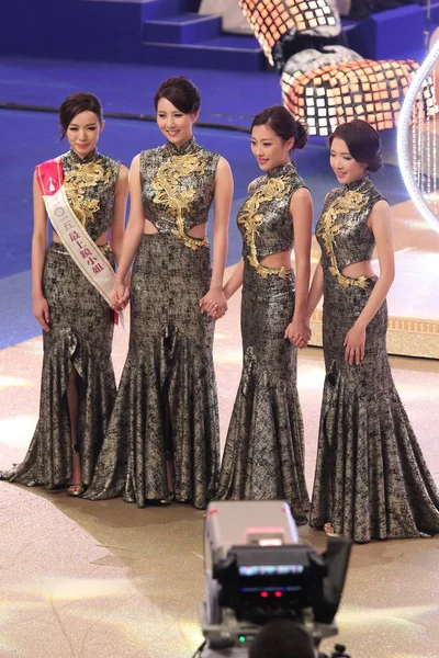 Miss Photogenic Louisa Mak Ming Sze Left Poses Other Contestants — Stock Photo, Image