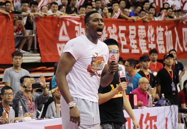 Star Nba Dwight Howard Reagisce Evento Basket Durante Suo Tour — Foto Stock