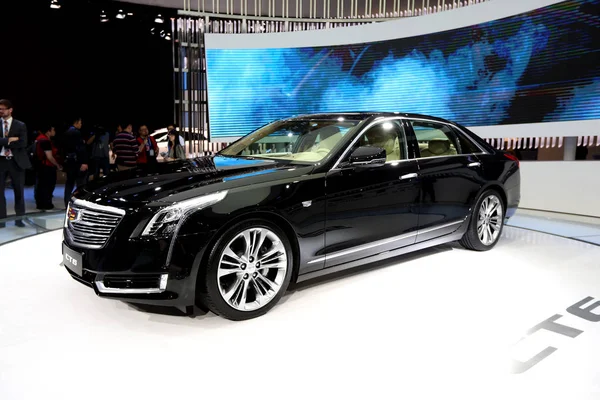 Sebuah Sedan Prestige Cadillac Ct6 Dipamerkan Selama Pameran Industri Mobil — Stok Foto