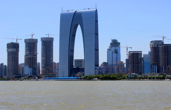 Vista Arranha Céu Forma Calças Portão Oriente Cidade Suzhou Leste — Fotografia de Stock